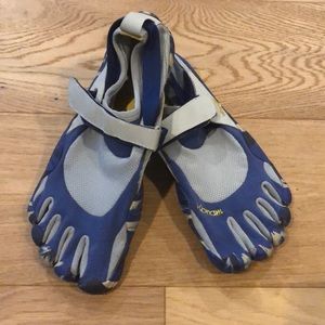 Vibram Fivefinger barefoot running shoes 41 EUC